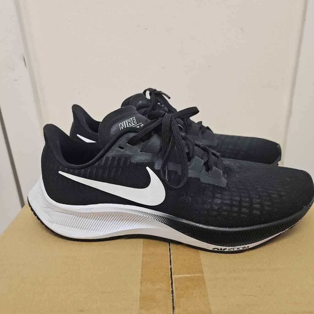 Nikes Zoom Pegasus 37 Black Size 8 Running Shoes